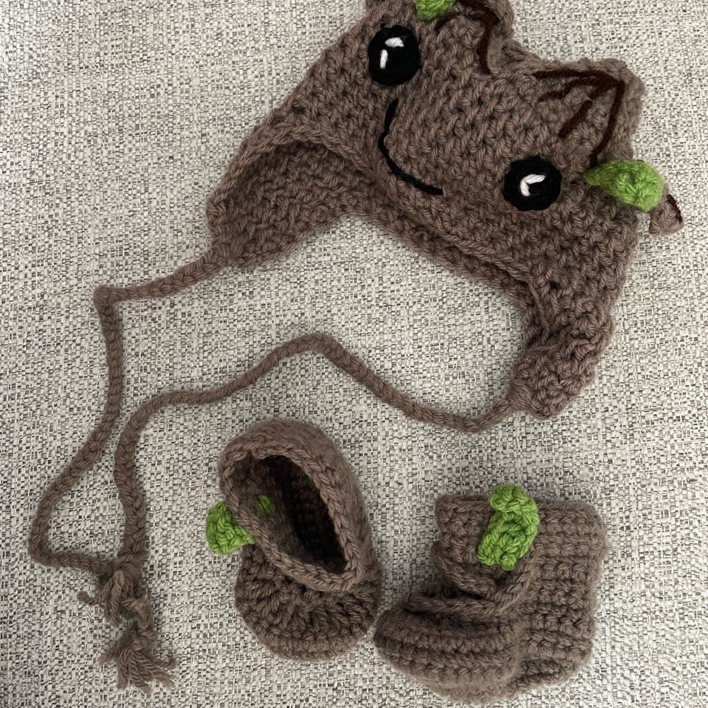 Adorable Groot Baby Hat and Booties Set